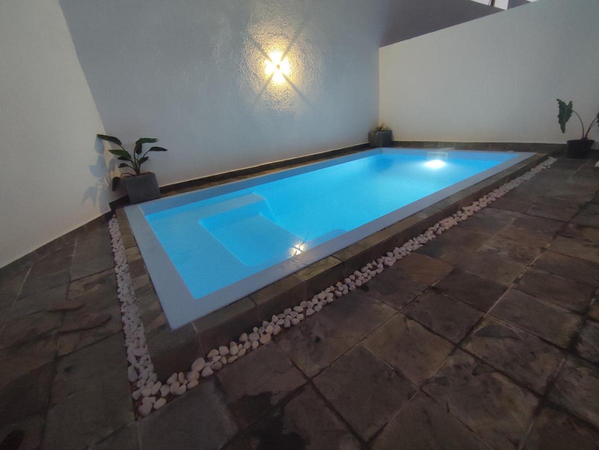 Golden Square Villa & Private Pool Flic en Flac Екстер'єр фото