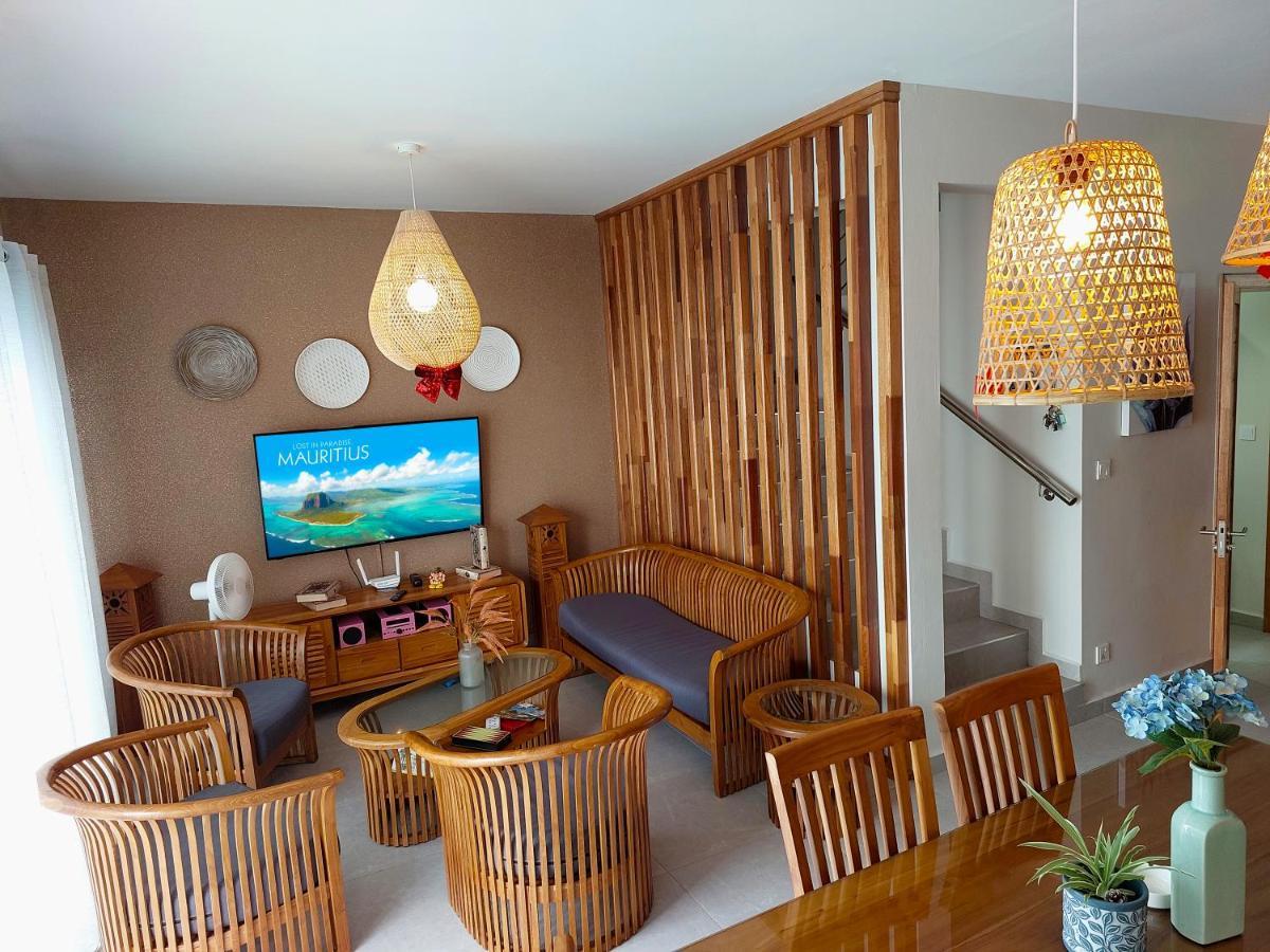 Golden Square Villa & Private Pool Flic en Flac Екстер'єр фото